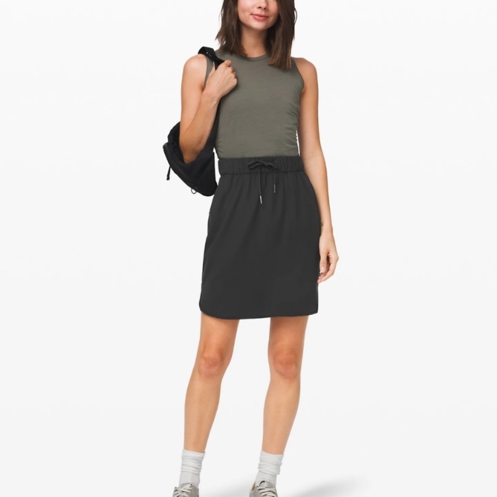 Lululemon On The Fly Black Skirt